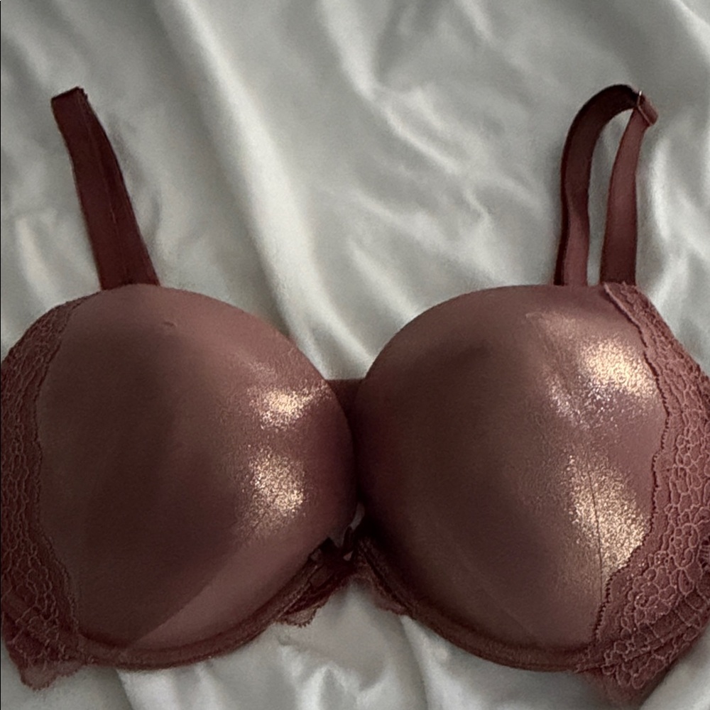 Women’s 34DDD VICTORIA’S SECRET purple glitter lace push-up bra selling for $15💜 - Picture 2 of 2